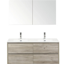 Badkamer met wastafelonderkast, twee wastafels, twee kranen en spiegelkast