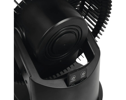 Detailopname van een ventilator met bedieningselementen voor vermogen en timer