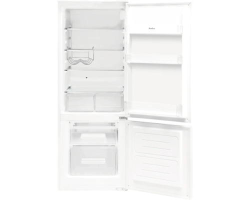 Open koelkast met planken en lades van het merk Amica