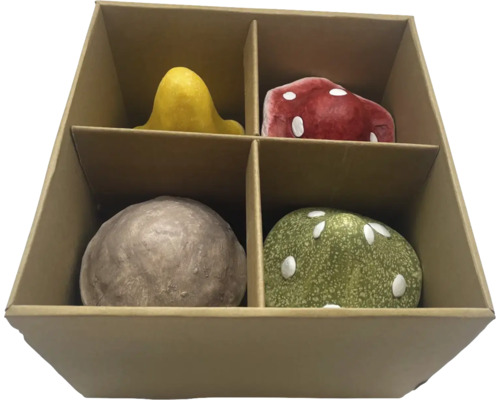 Decoratieve paddenstoelen van aardewerk, vierdelige set