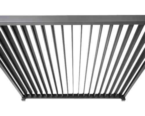 Aanzicht van een terrasoverkapping met lamellen