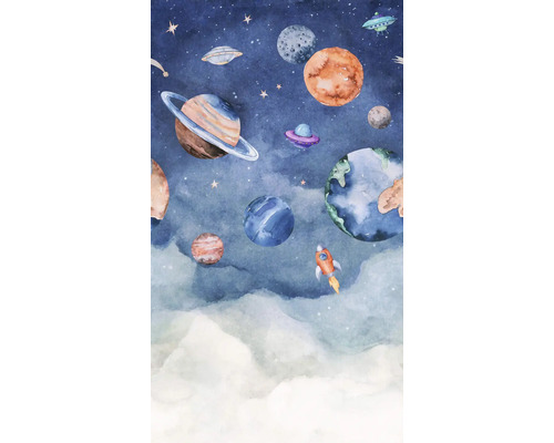 Illustratie van planeten, sterren, ruimteschepen en een raket tegen een bewolkte achtergrond