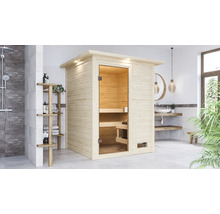 Houten sauna met glazen deur in een badkamer