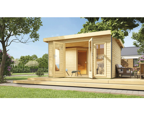 Houten tuinhuis met open deuren en terras