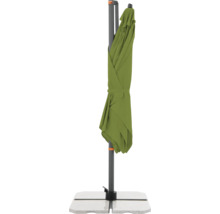 Opgevouwen parasol met standaard