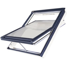 Geopend dakraam met frame