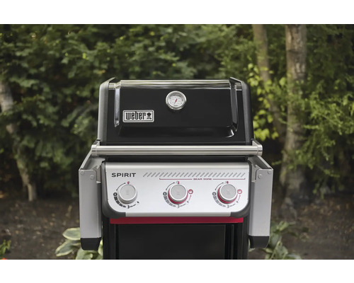 Weber Spirit gasbarbecue met temperatuurmeter en bedieningsknoppen