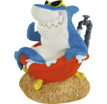 Decoratief haaifiguur in bad met zonnebril