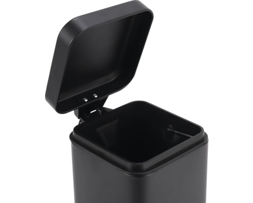 Open zwarte pedaalemmer