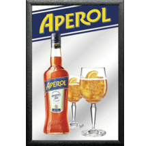 Aperol fles en twee Aperol Spritz glazen in een zwart frame