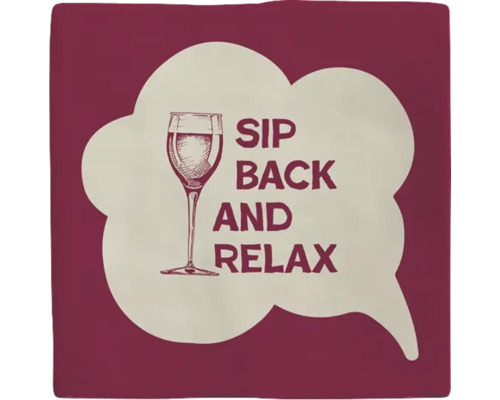 Decoratief kussen met de opdruk ''Sip Back and Relax'' en een wijnglas