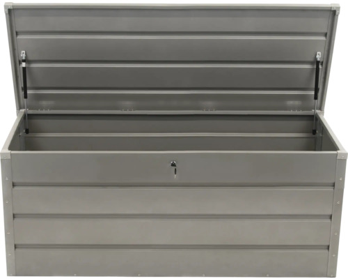 Geopende metalen tuinkist voor opslag