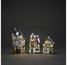 Decoratieve, verlichte vakwerkhuizen voor de kersttijd