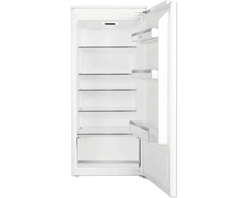 Geopende, witte koelkast met glazen planken