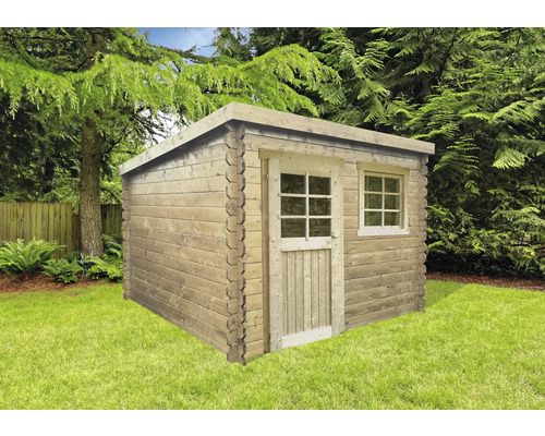 Houten tuinhuis met deur en raam in de tuin