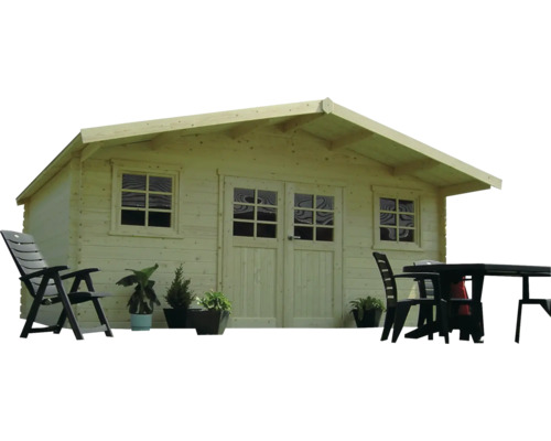 Houten tuinhuis met ramen, dubbele deur en tuinmeubelen