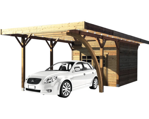 Houten carport met opslagruimte en geparkeerde auto