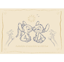 Illustratie van twee figuren die tegenover elkaar staan onder palmbomen en een zon, met de tekst: Elke dag is jouw dag in de zon