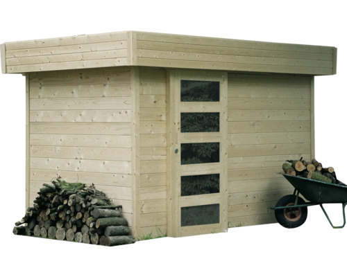 Houten tuinhuis met deur, houtopslag en kruiwagen