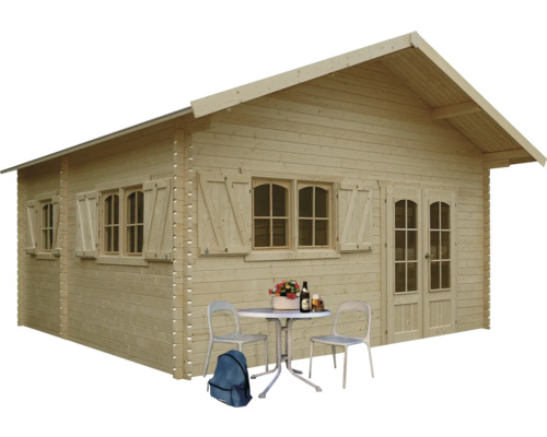 Houten tuinhuis met ramen, deuren en tuinmeubelen