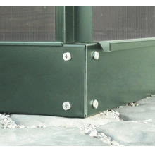 Detailopname van een kasconstructie met schroeven