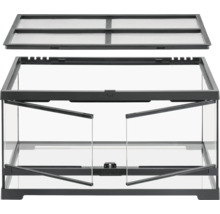Open glazen terrarium met gaasdeksel