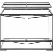 Leeg terrarium met glazen voorkant en ventilatie