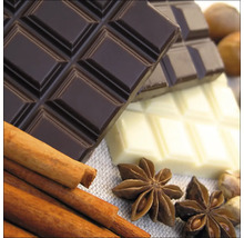 Reep pure, melk en witte chocolade met kaneelstokjes en steranijs