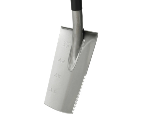 Detailopname van een spade met meetschaal op het blad