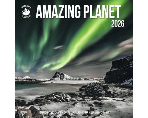 Amazing Planet Kalender 2026 met een afbeelding van het noorderlicht boven een winterlandschap
