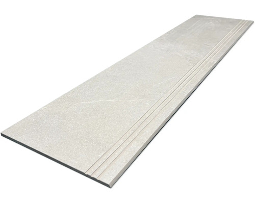 Tegeltrede van keramiek met gestructureerde groeven