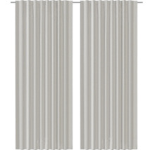Twee grijze gordijnpanelen hangen aan een gordijnroede.