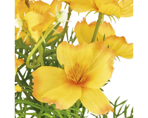 Kunstmatige gele bloemen met groene bladeren