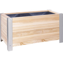 Houten plantenbak met metalen hoeken