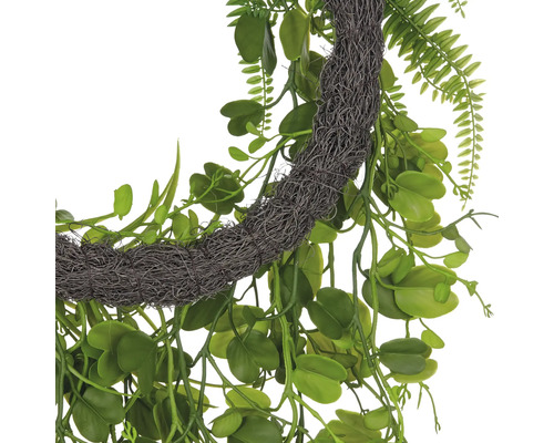 Decoratieve krans met kunstbladeren en varen