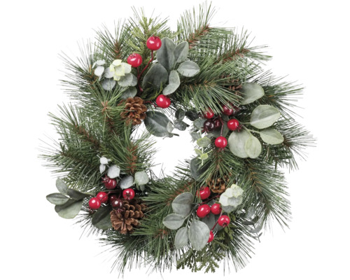 Decoratieve kerstkrans met dennentakken, bessen en dennenappels