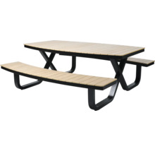 Picknicktafel met banken van hout en metaal