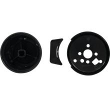 Drie zwarte kunststof onderdelen voor sanitair gebruik.