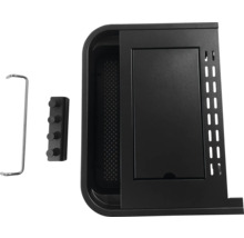 Zwarte accessoires voor een barbecue.