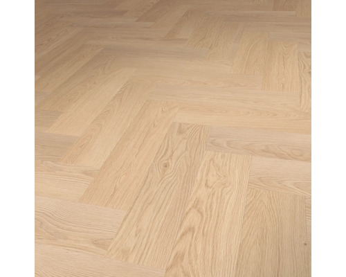 Houten vloer in visgraatmotief