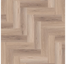 Lichte houtlook laminaat in visgraatmotief voor vloerbedekking.