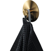 Metalen handdoekhouder met handdoek
