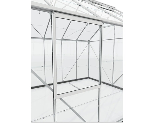 Detailopname van een kas met open raam