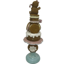 Decoratieve taartstandaardfiguur met peperkoekthema voor kerstdecoratie