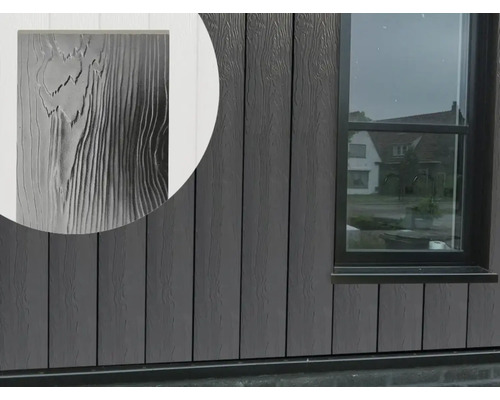 Gevel met kunststof panelen in houtlook en raam