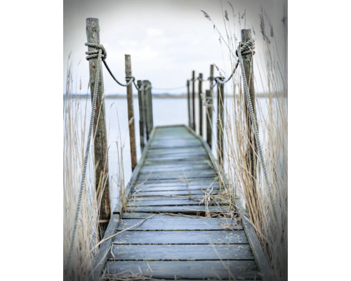 THE WALL Decopaneel Pad naar de zee 40x50 cm Houten steiger met touwen en palen aan de oever van het meer