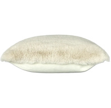 Zacht kussen met een imitatievacht