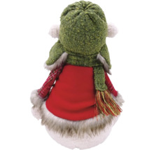 Kerstfiguur met muts, sjaal en rode jurk
