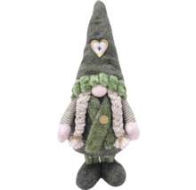 Decoratief figuur kerstkabouter met hartapplicatie op de muts