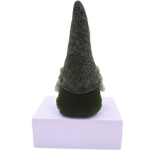 Decoratieve kerstkabouter met puntmuts, achteraanzicht